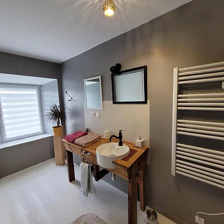 Les D'hôtes De La Croisée En Auvergne Bed & Breakfast