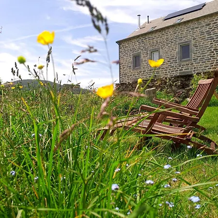 Les D'hôtes De La Croisée En Auvergne Bed & Breakfast
